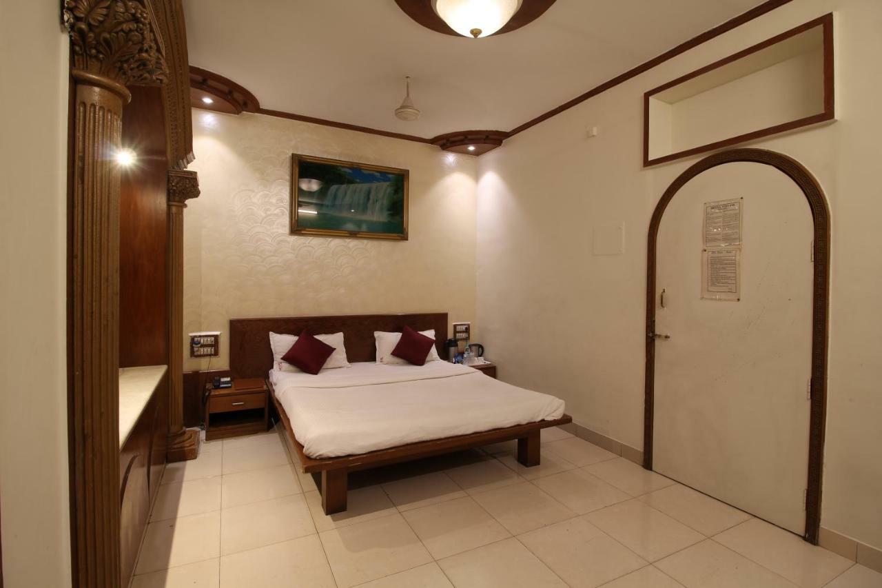 Hotel Shivam Pune Extérieur photo